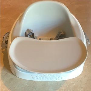 Bumbo seat with tray